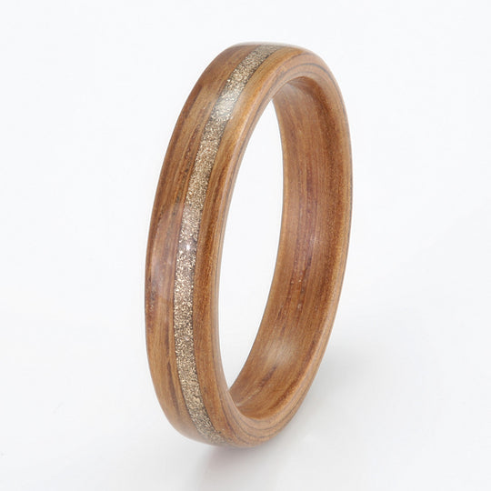 Oak Ring 4mm with Yellow Gold Shavings
