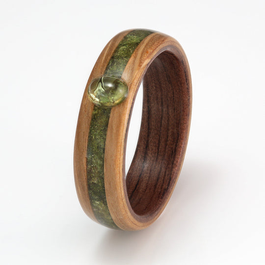 Oak Ring 5mm with Walnut, Moss & Peridot