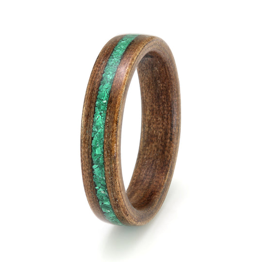 Walnut Ring 4mm with Malachite